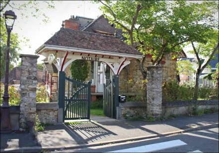 Entrée de l'office vue de côté ONPL Viry-Châtillon